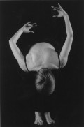 Kista Tucker in "Crippled Bird" image from choreographic work "be"
